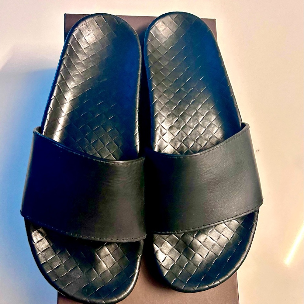 BOTTEGA VENETA MEN'S BLACK BRAIDED LAMB LEATHER SLIDES /SLIP 9.5-10 US 43.5 EURO